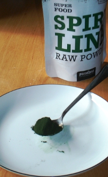 Spirulina nazywana bywa zielonym mięsem